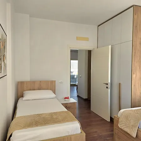 Sunny 202 * Plazhi San Pietro