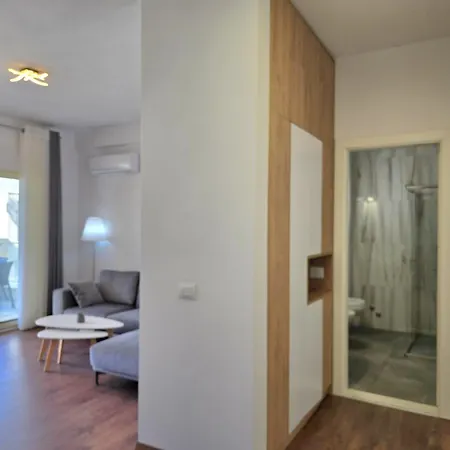 Sunny 202 Apartment *