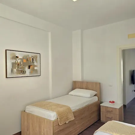 Sunny 202 Apartment Plazhi San Pietro