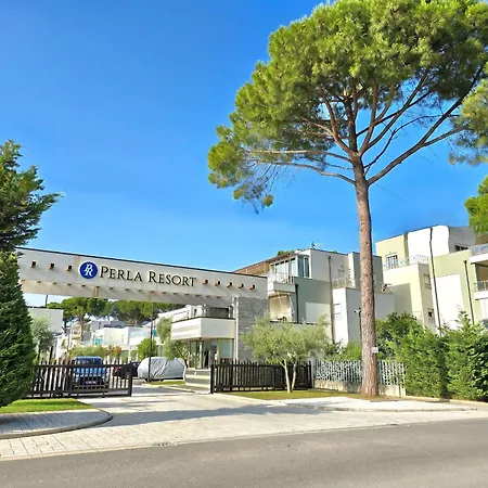 Sunny 202 Apartment